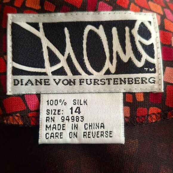 Vintage Deadstock DVF Silk Mosaic Print Wrap Dress – NWT w/ Saks Fifth Avenue Ta - Picture 10 of 11